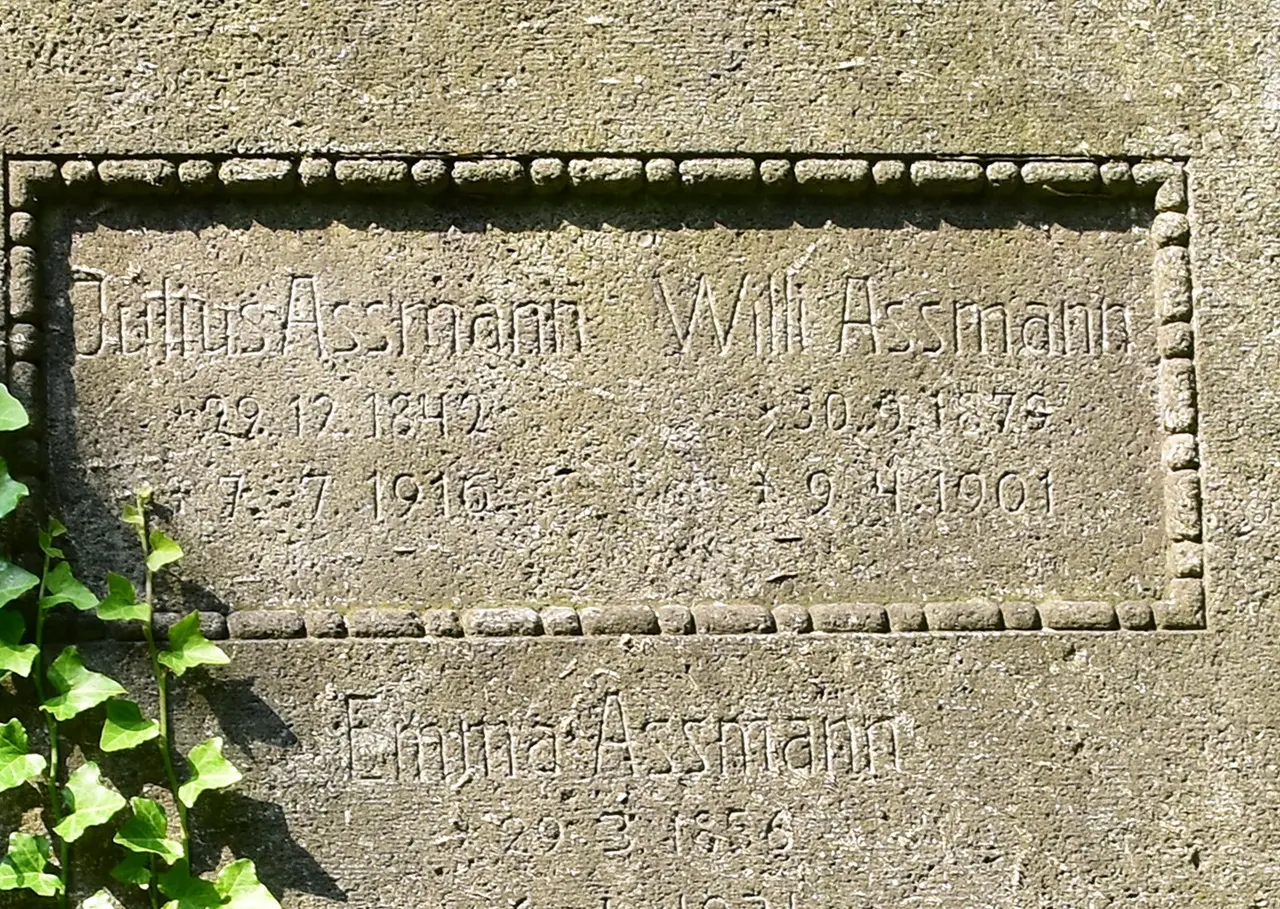 Grabstein Assmann